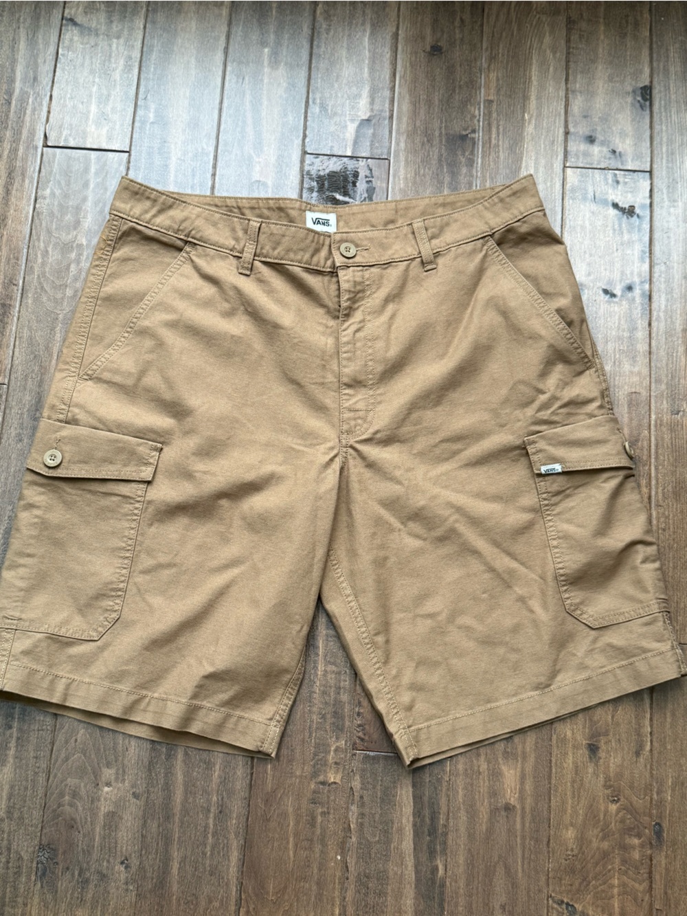 Vans Classic Cargo Shorts– Size 38, Khaki/Tan, Multi-Pocket, Excellent Condition